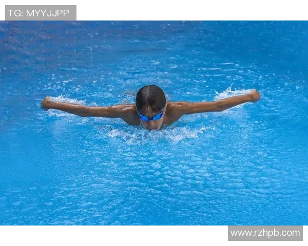 蝶泳锻炼全身肌肉 提升心肺功能 促进身体协调性与灵活性的健康益处